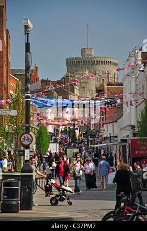 Area pedonale Peascod Street, Windsor, Berkshire, Inghilterra, Regno Unito Foto Stock