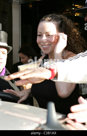 Mariah Carey si diparte il Claridge Hotel Londra Inghilterra - 01.04.09 Foto Stock