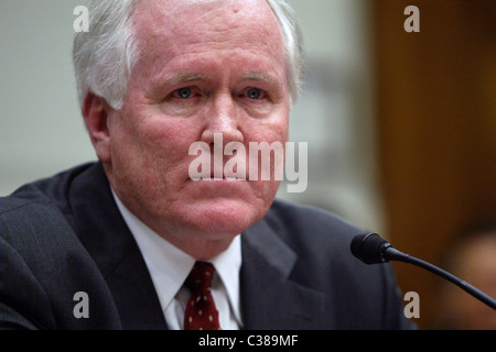 Edward Liddy, presidente e CEO di American International Group testimonia durante una casa Comitato per i servizi finanziari Foto Stock