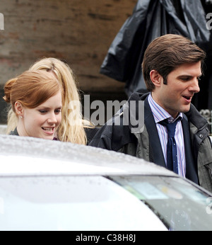 Amy Adams e Adam Scott sul set del loro nuovo film 'L'anno bisestile' riprese sul posto al Ristorante fuoco Dublin, Irlanda - Foto Stock