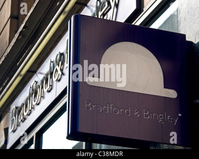 Immagine illustrativa di Bradford & Bingley branch, High Holborn, Londra. Ora parte del gruppo Santander. Foto Stock