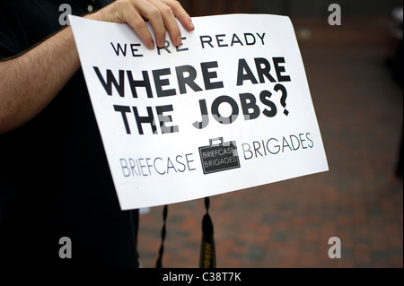 Membri della valigetta brigate e i loro sostenitori protestare di fronte a New York il senatore Kirsten Gillibrand dell'ufficio in NY Foto Stock