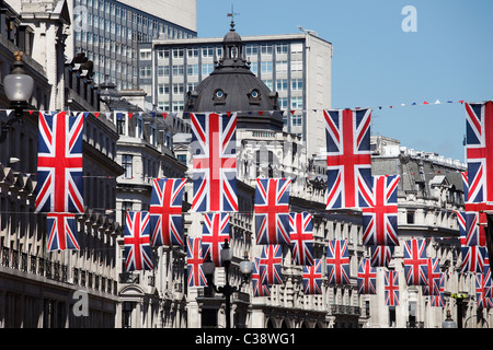 'Royal Wedding' bandiere, [Regent Street], Londra, Inghilterra, Regno Unito, 2011 Foto Stock
