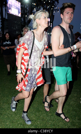 Agyness Deyn e fashion designer di Henry Holland a Coachella Music Festival 2009 - Giorno 1 Indio, California - 17.04.09 Foto Stock