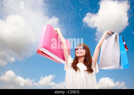 Moda ragazza con shopping bag Foto Stock