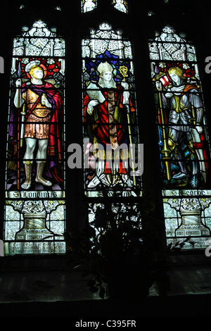 Macchia di finestre di vetro di St Nectans chiesa nel villaggio di Stoke Hartland Devon Foto Stock