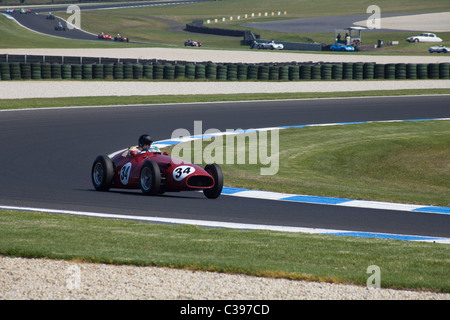 Vintage Car Racing sul circuito di Phillip Island, Victoria, Australia Foto Stock