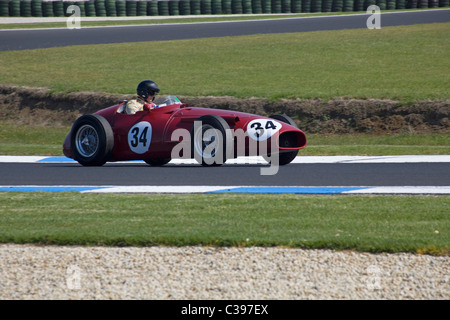 Vintage Car Racing sul circuito di Phillip Island, Victoria, Australia Foto Stock