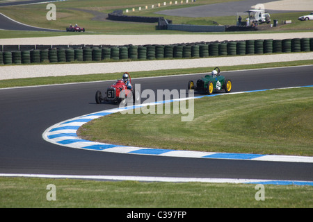 Vintage Car Racing sul circuito di Phillip Island, Victoria, Australia Foto Stock