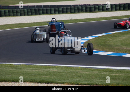 Vintage Car Racing sul circuito di Phillip Island, Victoria, Australia Foto Stock