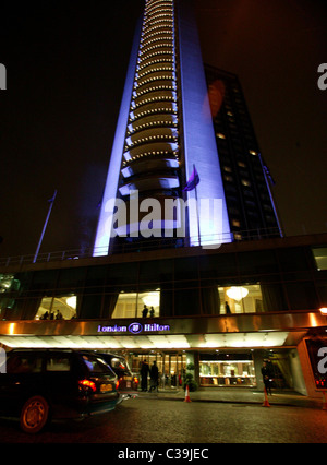 Il London Hilton on Park Lane, raffigurata una notte. Foto Stock