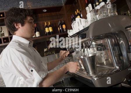 Caffè nella Brasserie, John Lewis Oxford Street. Foto Stock