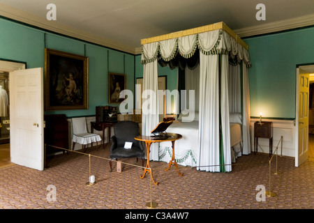 Interno del Queen Charlotte's camera da letto (Letto Queen Charlotte; moglie del re George III 3); Kew Palace e Royal Botanic Gardens Regno Unito Foto Stock