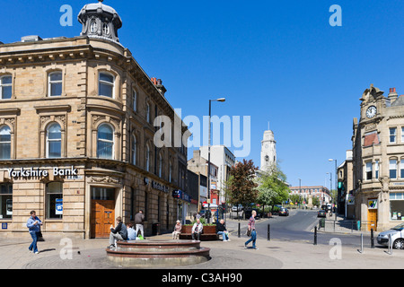 Sbucciare piazza nel centro della città, Barnsley, West Yorkshire, Regno Unito Foto Stock