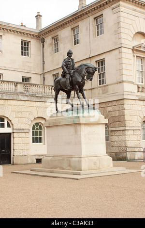 Statua del maresciallo di campo Roberts VC la sfilata delle Guardie a Cavallo London REGNO UNITO Foto Stock