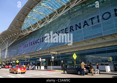 San Francisco International Airport Terminal si trova a sud del centro cittadino di San Francisco, California, Stati Uniti d'America. Foto Stock