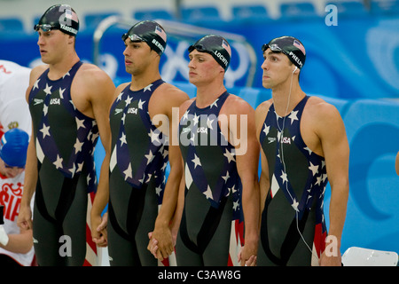 Stati Uniti d'America 2x200m record del mondo team di relè R-L Michael Phelps, Ryan Lochte, Ricky Berens, Peter Vanderkaay, Foto Stock