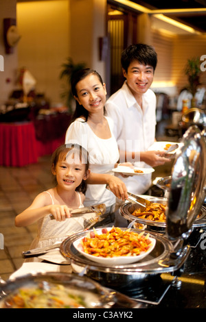 Ritratto di una famiglia felice in vacanza Foto Stock