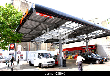 Texaco stazione di benzina a Londra. Foto Stock