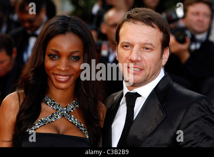 Daniela Beye e Samuel Le Bihan 2009 Festival Internazionale del Cinema di Cannes - Giorno 10 - Premiere di 'L'Imaginarium del medico Foto Stock