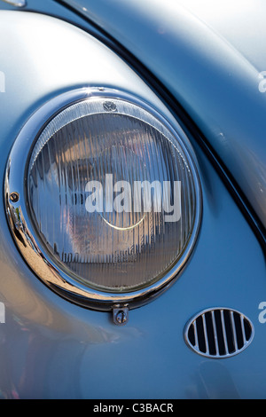 Proiettore del vecchio Volkswagen maggiolino presso la Stanford Hall, Regno Unito Foto Stock