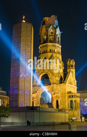 Kaiser Wilhelm Memorial Church durante la festa delle luci 2008, Berlino, Germania Foto Stock