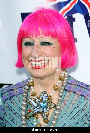 ZANDRA RHODES CHAMPAGNE LANCIO DI BRITWEEK LOS ANGELES CALIFORNIA USA 26 Aprile 2011 Foto Stock