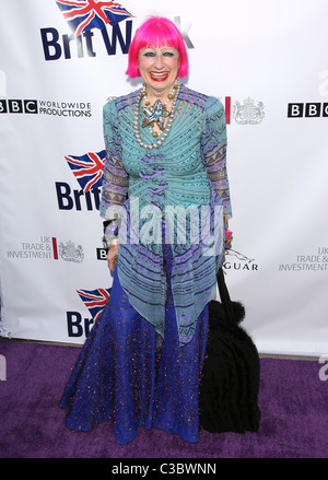 ZANDRA RHODES CHAMPAGNE LANCIO DI BRITWEEK LOS ANGELES CALIFORNIA USA 26 Aprile 2011 Foto Stock