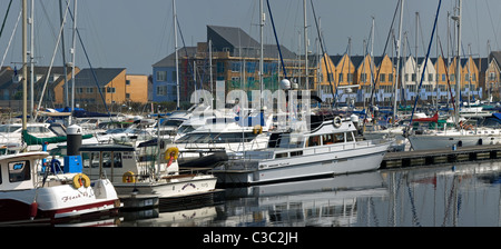 Barche ormeggiate in Chatham Maritime Marina. Foto Stock