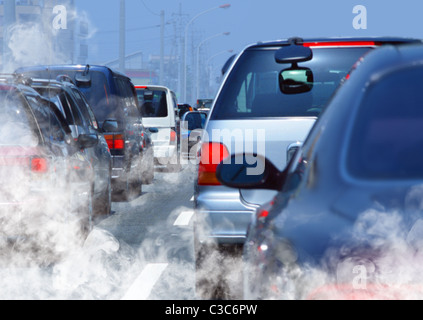 L'inquinamento dell'ambiente da gas combustibile di una automobile Foto Stock