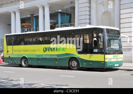 Greenline autobus coach London Express parcheggiato Londra Victoria Foto Stock