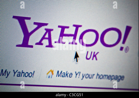 Chiusura del logo di Yahoo come si vede sul suo sito web. (Solo uso editoriale: -print, TV, e-book e Redazione sito web). Foto Stock