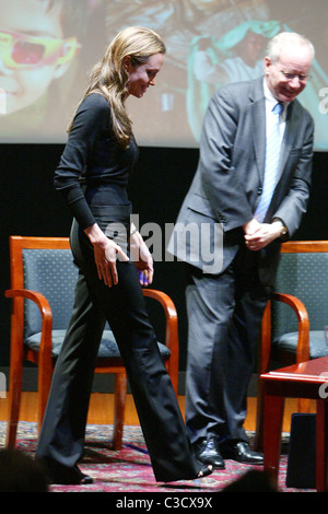 Angelina Jolie UNHCR la commemorazione della giornata mondiale del rifugiato presso la National Geographic Society. Ambasciatore di benevolenza Jolie Foto Stock