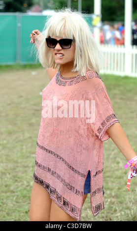 Lily Allen backstage durante il 2009 Glastonbury Festival - Giorno 2 Somerset, Inghilterra - 27.06.09 Foto Stock