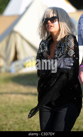 Lily Allen backstage durante il 2009 Glastonbury Festival - Giorno 2 Somerset, Inghilterra - 27.06.09 Foto Stock