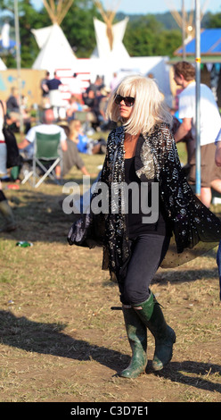 Lily Allen backstage durante il 2009 Glastonbury Festival - Giorno 2 Somerset, Inghilterra - 27.06.09 Foto Stock