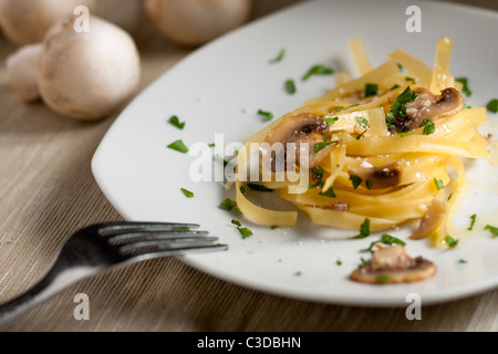 Tagliatelle con funghi Foto Stock