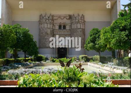 Damasco. La Siria. Vista del monumentale ingresso gateway della Umayyad Palace presso il Museo Nazionale. Foto Stock
