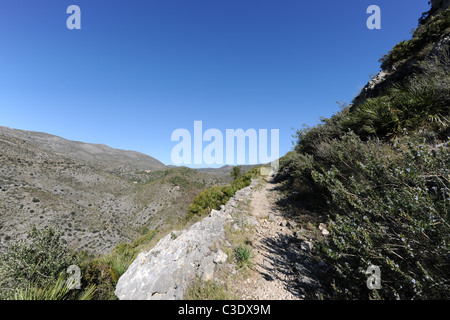 Mozarabo mulattiera (ora utilizzato da escursionisti) costruito dai mori, Benimaurell, Vall de Laguart, provincia di Alicante, Valencia, Spagna Foto Stock