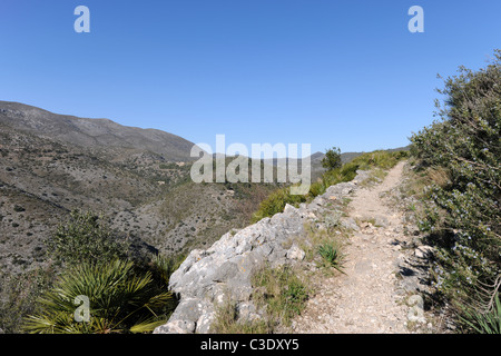 Mozarabo mulattiera (ora utilizzato da escursionisti) costruito dai mori, Benimaurell, Vall de Laguart, provincia di Alicante, Valencia, Spagna Foto Stock