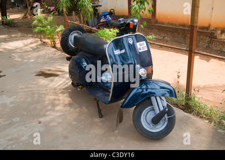 Vespa un marchio italiano di scooter fabbricati dalla Piaggio. Il nome significa wasp in italiano. Foto Stock