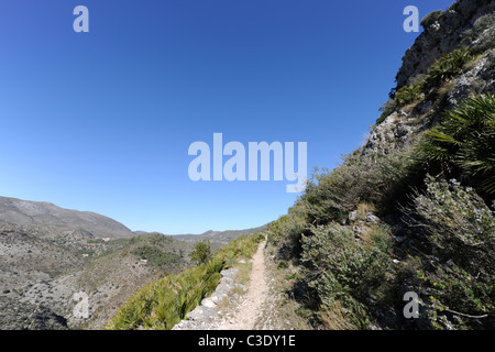 Mozarabo mulattiera (ora utilizzato da escursionisti) costruito dai mori, Benimaurell, Vall de Laguart, provincia di Alicante, Valencia, Spagna Foto Stock