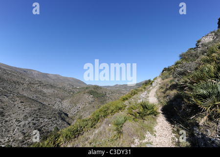 Mozarabo mulattiera (ora utilizzato da escursionisti) costruito dai mori, Benimaurell, Vall de Laguart, provincia di Alicante, Valencia, Spagna Foto Stock