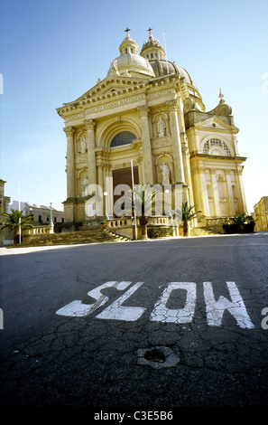 San Giovanni Battista di Xewkija sull'isola Maltese di Gozo. Sede dei Cavalieri dell'Ordine di San Giovanni. Foto Stock