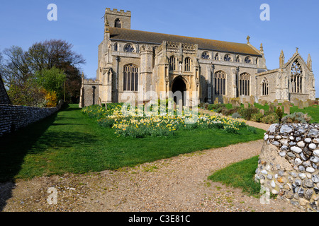 L'imponente chiesa medievale di Santa Margherita a Cley accanto al mare, Norfolk, Inghilterra Foto Stock