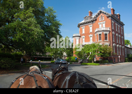 La Georgia, Savannah. Storica carrozza a Savannah. Historic Kehoe House, c. 1892, ora B&B. Foto Stock