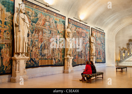 L'Europa, Francia, Marne (51), il Palais du Tau (Palazzo di Tau), classificato come patrimonio mondiale dall'UNESCO, la camera del re dal transetto Foto Stock