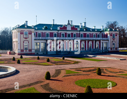 Il Palazzo Kadriorg fu costruito dello Zar Pietro il Grande nel XVIII secolo Foto Stock