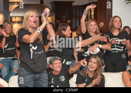 La zia Terry Carballido, nonno Al Mason Sr. e Belkis Padilla la famiglia e gli amici di 'So pensate di poter Dance" finalista Foto Stock