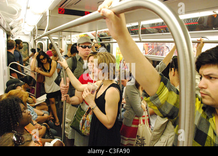 New York alla Metropolitana di treno Foto Stock